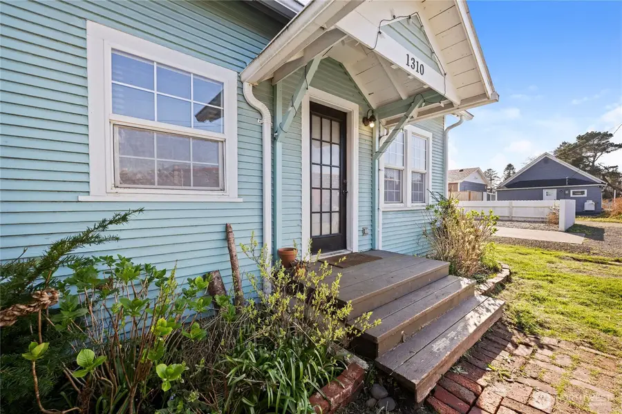 1310 44th Pl, Seaview, WA 98644 - #3