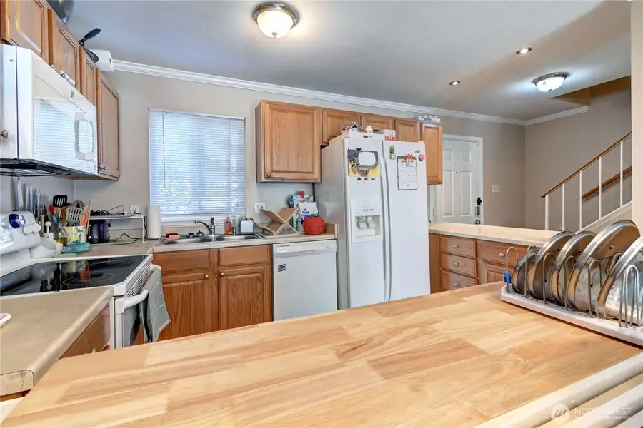 8823 Holly Dr #E206, Everett, WA 98208 - #3