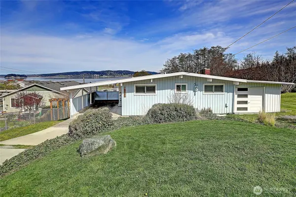 804 Sandstone Lane, Camano Island, WA 98282