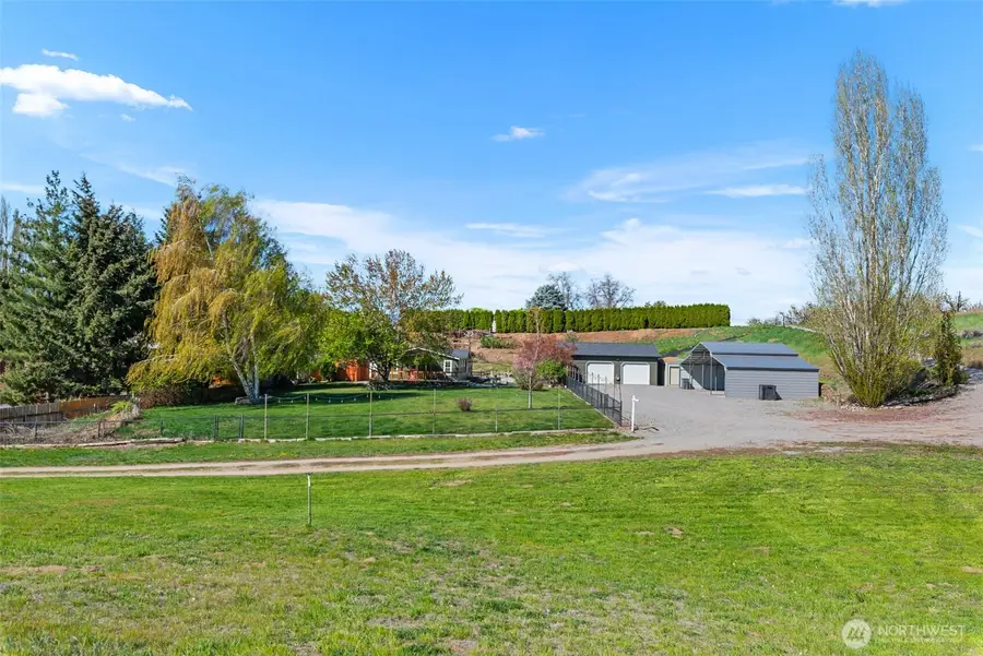 2524 NE J Street, East Wenatchee, WA 98802 - #2