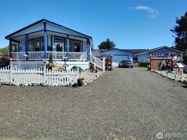 526 Sand Dune Avenue Sw, Ocean Shores, WA 98569