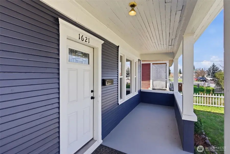 1621 W Knox Avenue, Spokane, WA 99205 - #3