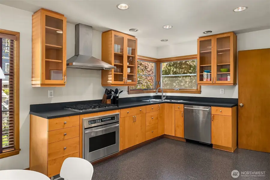 1821 N 47th Street, Seattle, WA 98103 - #3