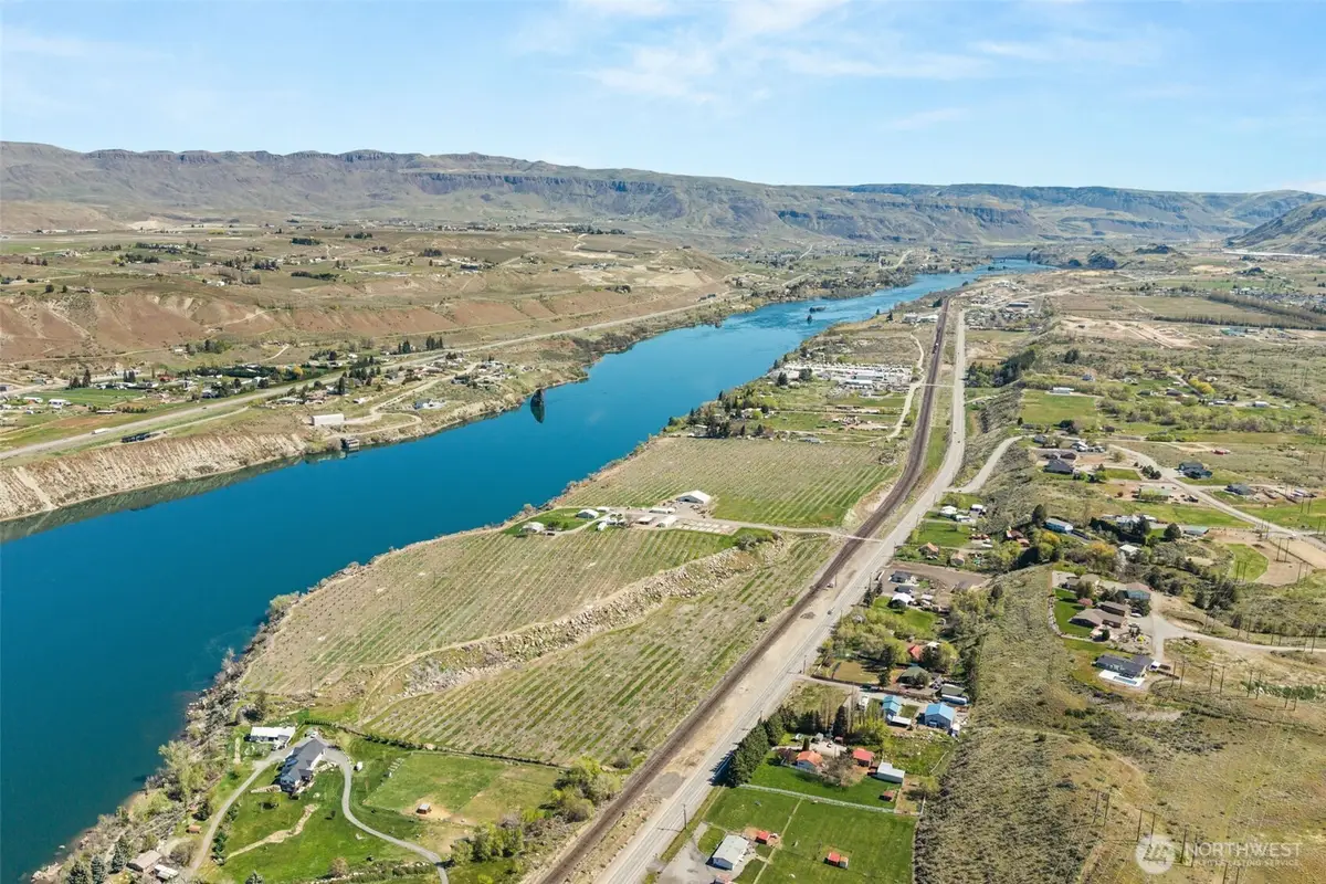 2988 Malaga Alcoa Highway, Malaga, WA 98828 - #1