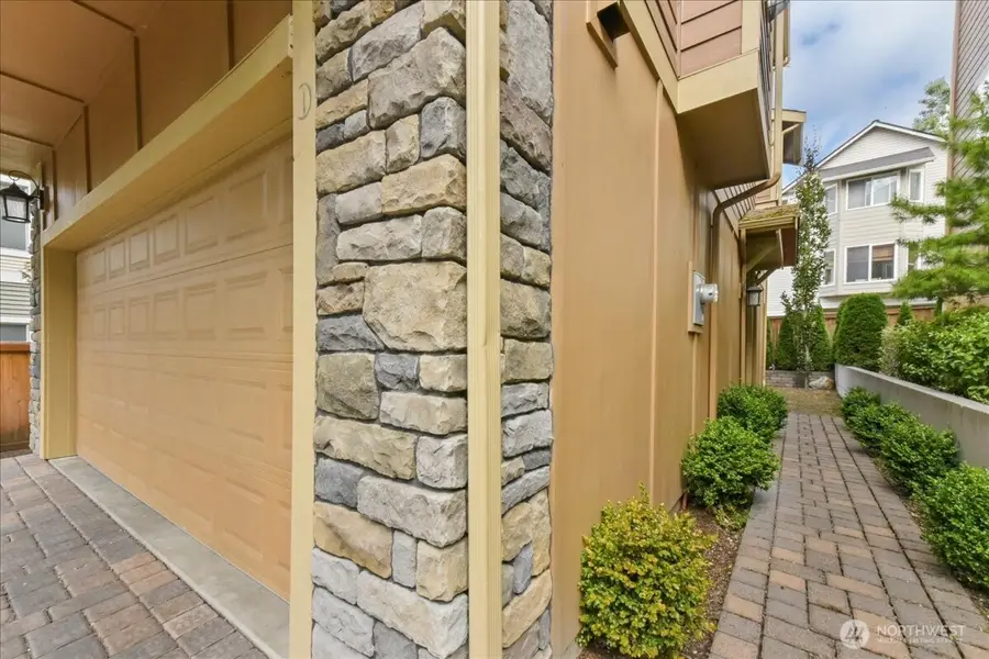 12722 35th Ave House D Ne, Seattle, WA 98125 - #3