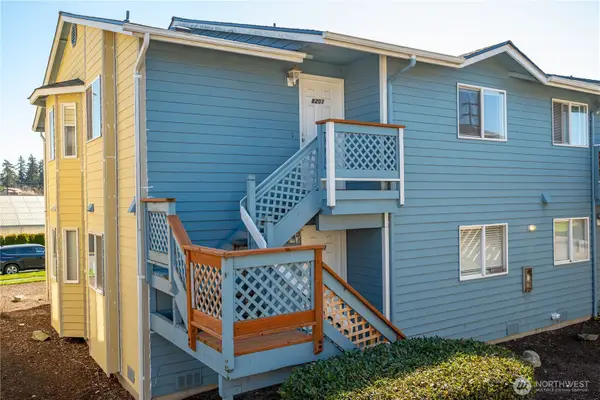 537 NE Ellis Way #B201, Oak Harbor, WA 98277