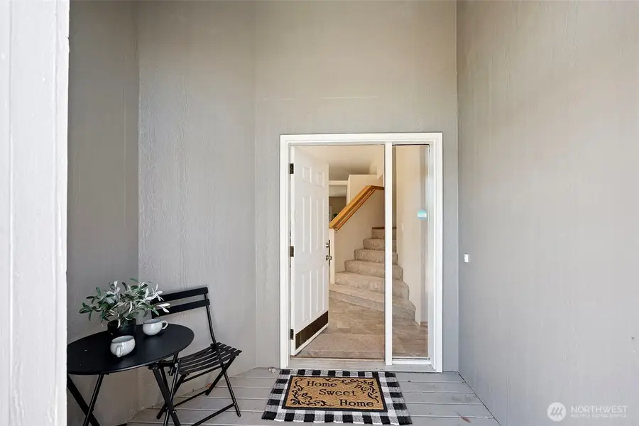 6157 Oceanside Place Ne, Bremerton, WA 98311 - #3