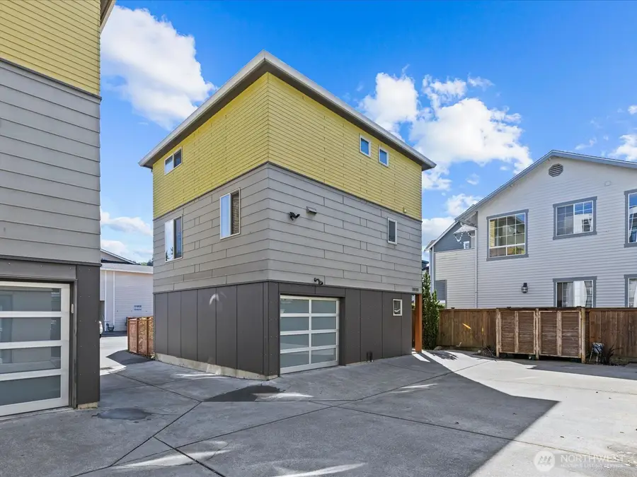 3038 61st Avenue Sw, Seattle, WA 98116 - #3