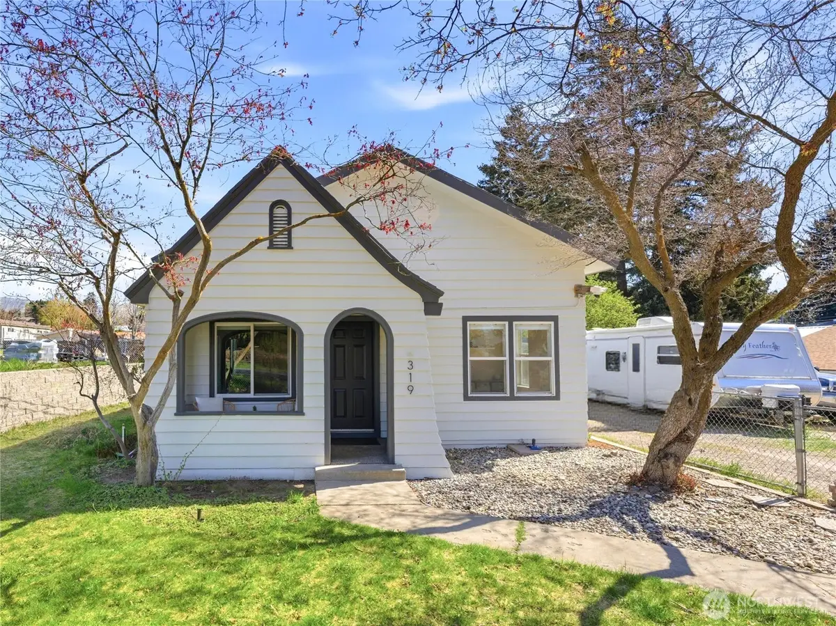 319 N Keller Avenue, East Wenatchee, WA 98802 - #1