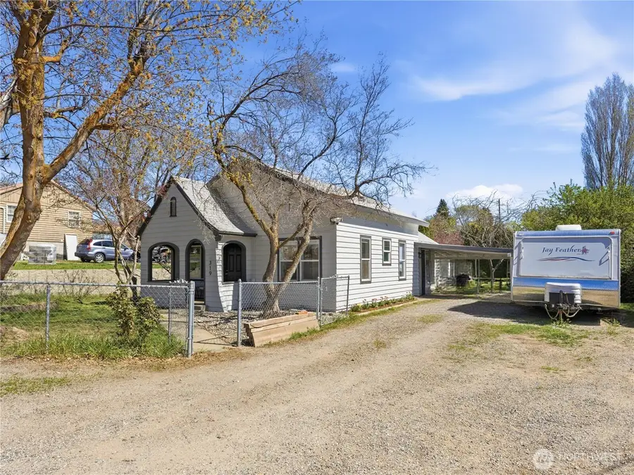 319 N Keller Avenue, East Wenatchee, WA 98802 - #2