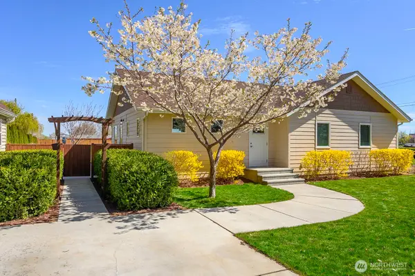 2143 NE Valley Road, Moses Lake, WA 98837