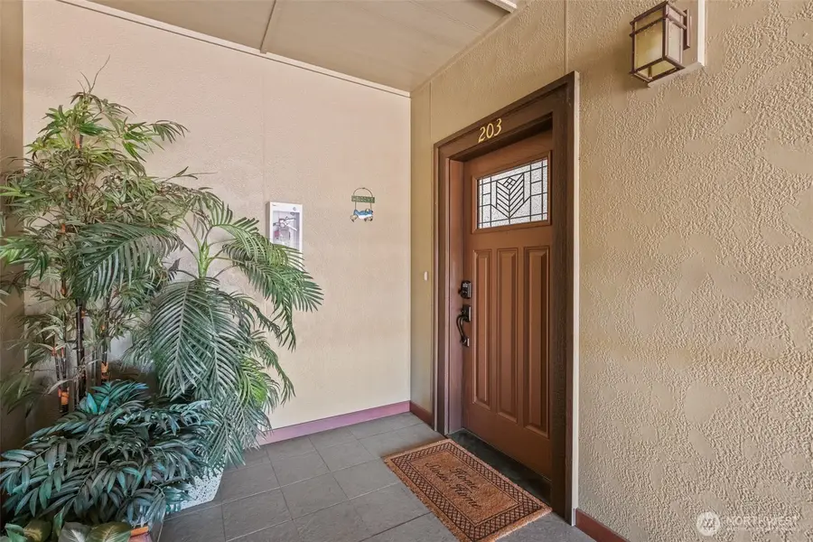 1051 N Baker Avenue #B203, East Wenatchee, WA 98802 - #2