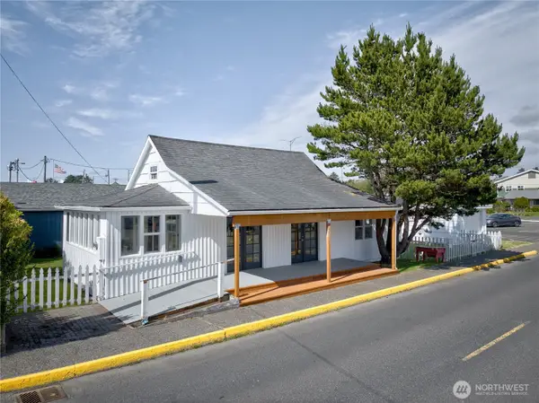 106 5th Street Se, Long Beach, WA 98631