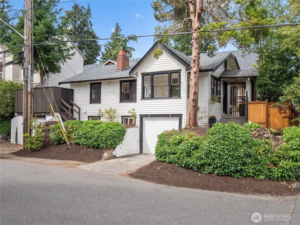 9701 Roosevelt Way Ne, Seattle, WA 98115 - #1