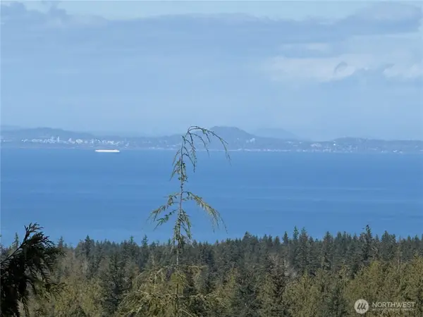 445 Watershed Road #2, Port Angeles, WA 98362