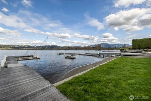 19523 SE 51st Street, Issaquah, WA 98027