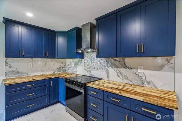 102 S 56th Street, Tacoma, WA 98408