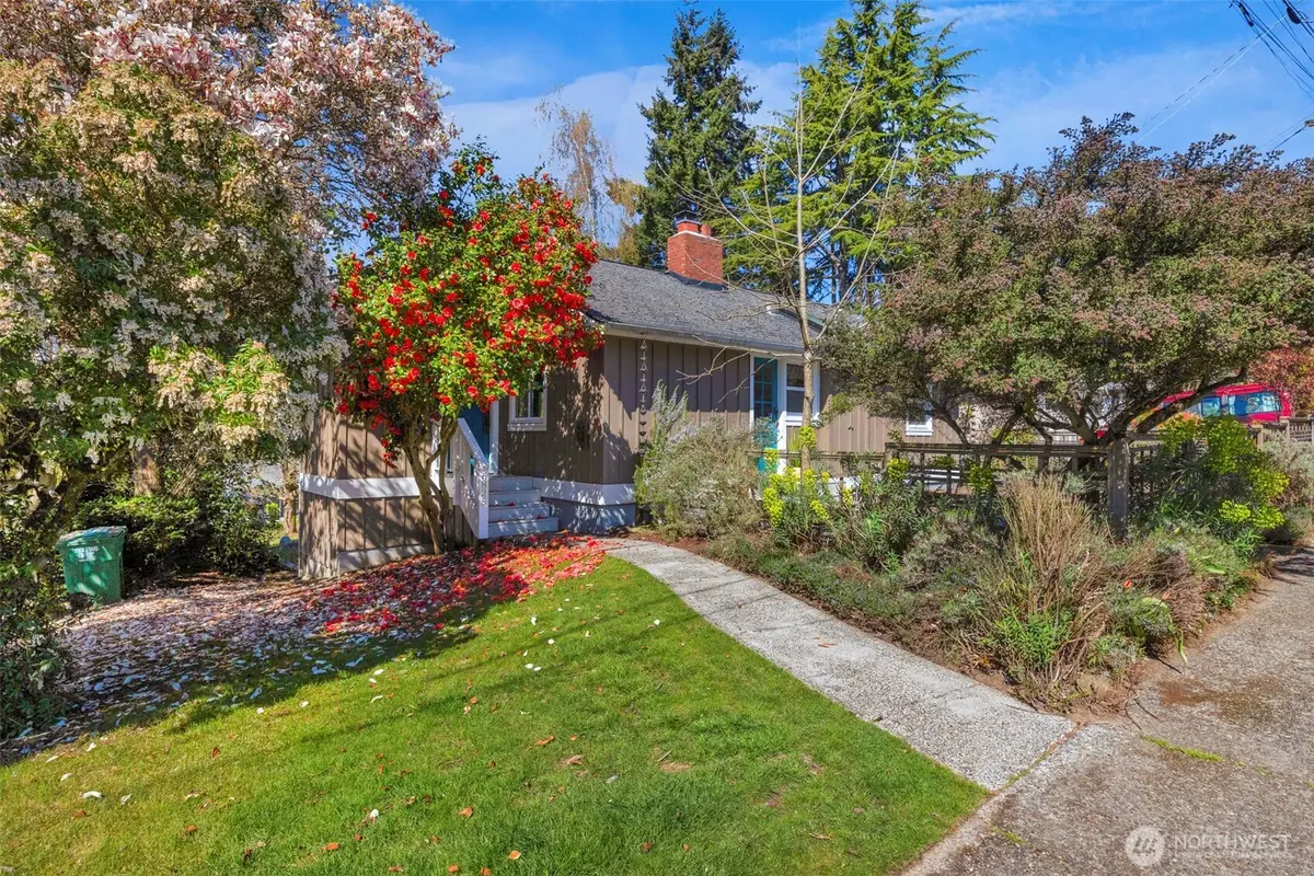 6825 43rd Avenue Ne, Seattle, WA 98115 - #1