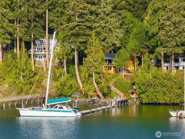 6518 NE Monte Vista Drive, Bainbridge Island, WA 98110