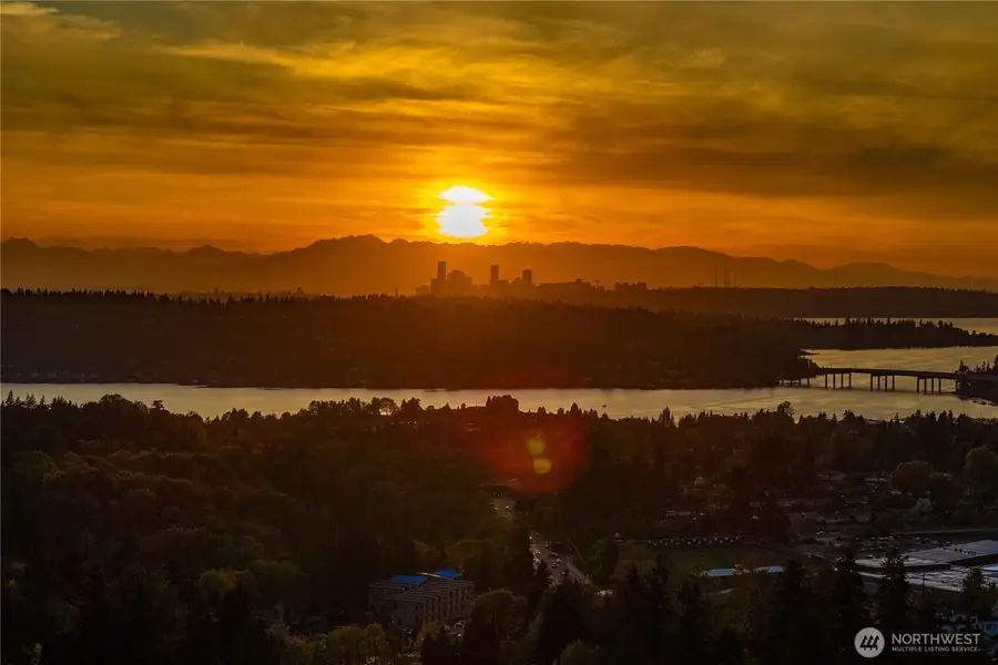 4701 133rd Avenue Se, Bellevue, WA 98006 - #3
