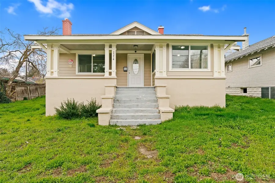 2214 Summitview Avenue, Yakima, WA 98902 - #2