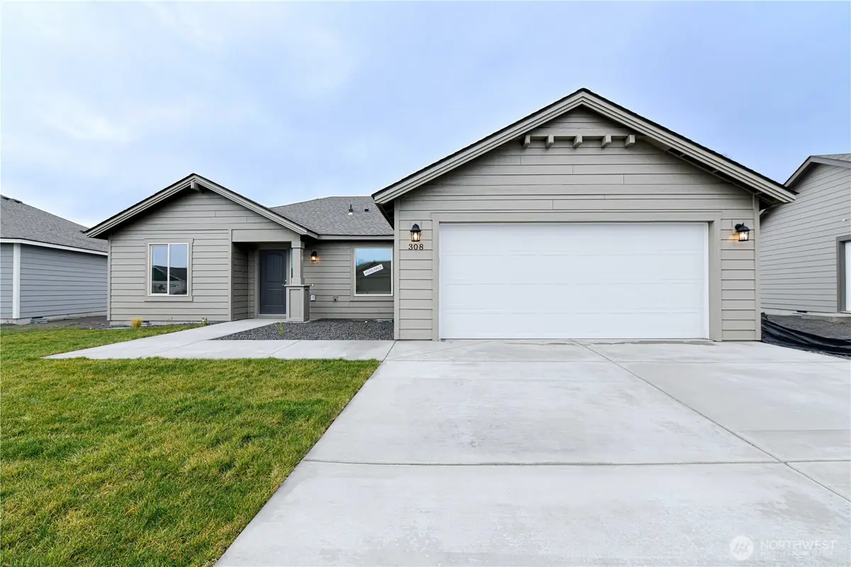 308 N Sandy Loop, Moses Lake, WA 98837 - #1