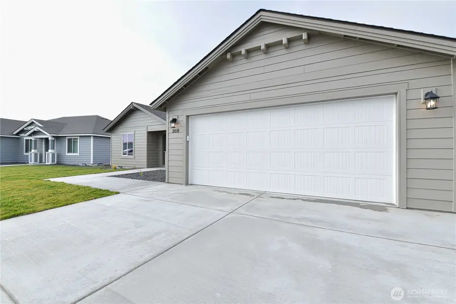 308 N Sandy Loop, Moses Lake, WA 98837 - #2