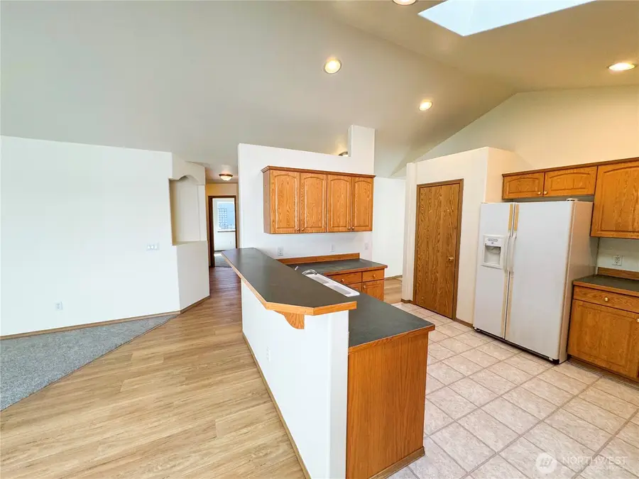 21621 65th Avenue Ct E, Spanaway, WA 98387 - #3