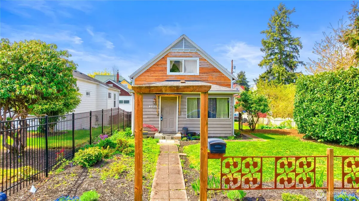 1628 Oakes Ave, Everett, WA 98201 - #1