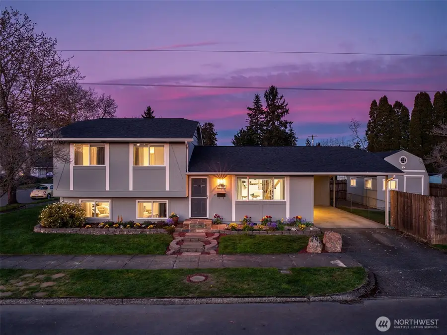 721 W 4th Street, Centralia, WA 98531 - #2