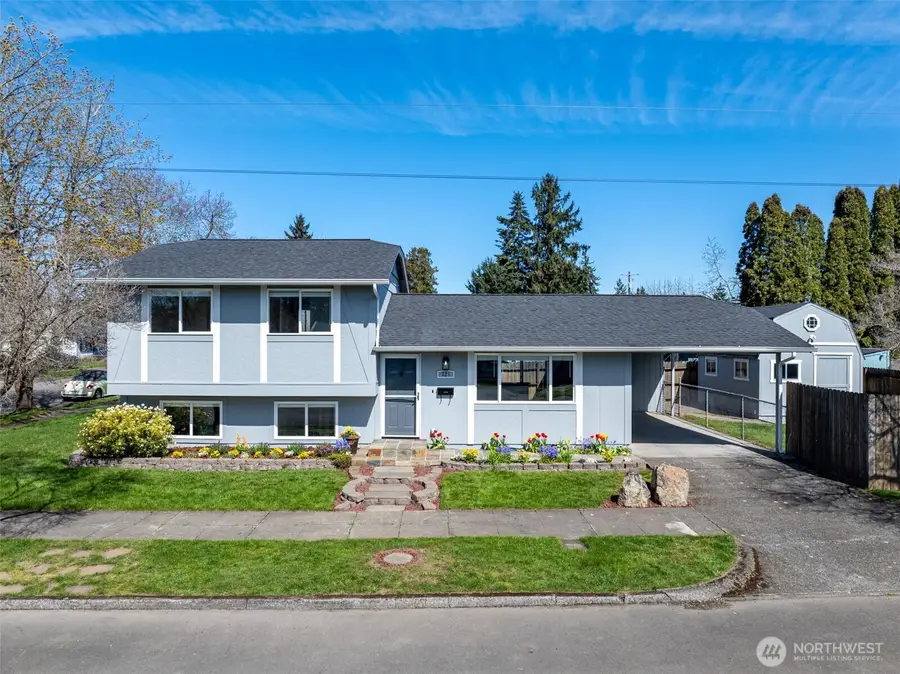 721 W 4th Street, Centralia, WA 98531 - #3