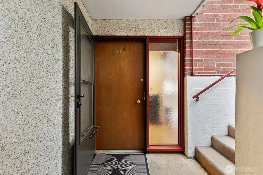 3041 24th Avenue W, Seattle, WA 98199 - #3