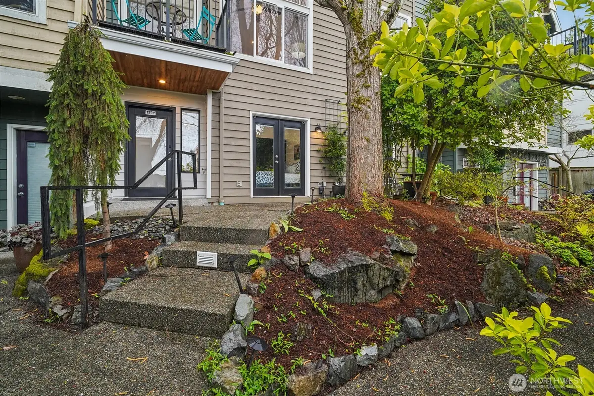 127 25th Avenue E #B, Seattle, WA 98112 - #1