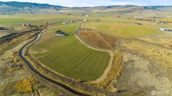 1681 Edge Bluff Loop #14B, Ellensburg, WA 98926