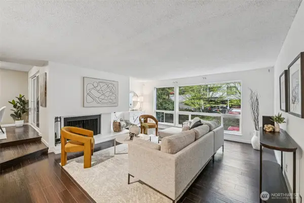 2500 W Manor Place #217, Seattle, WA 98199