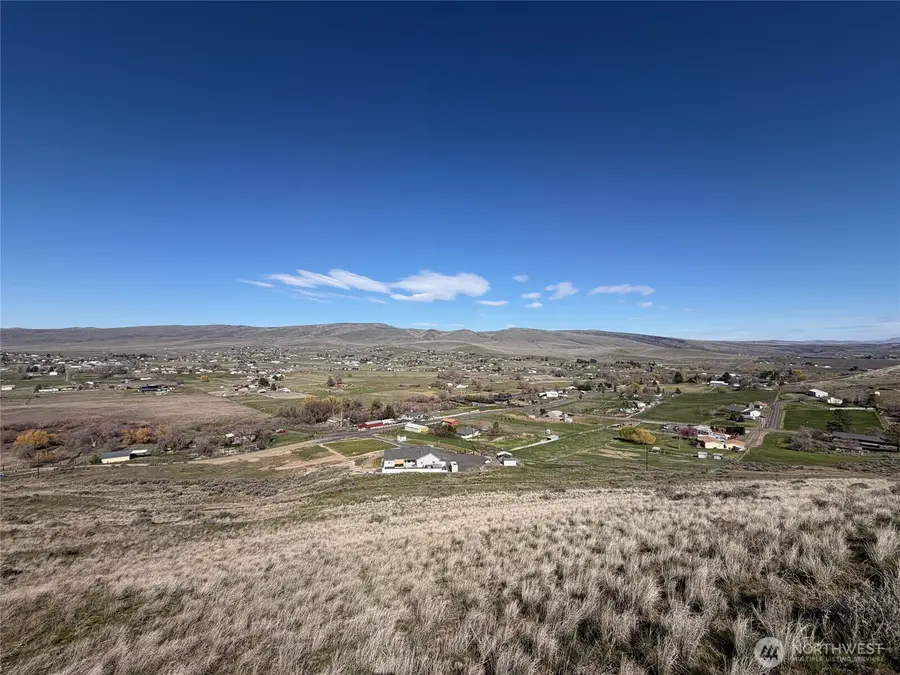 522 Adobe Way, Selah, WA 98942 - #3