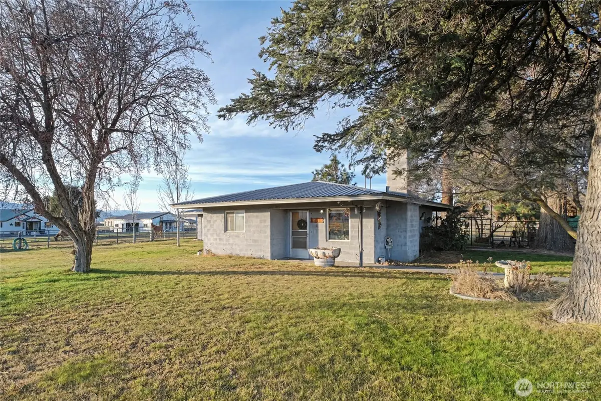 2775 4th Street Se, East Wenatchee, WA 98802 - #1