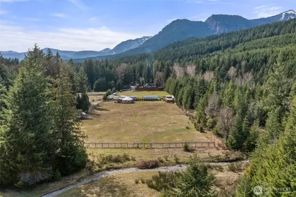 216 Eagle Peak Drive, Packwood, WA 98361