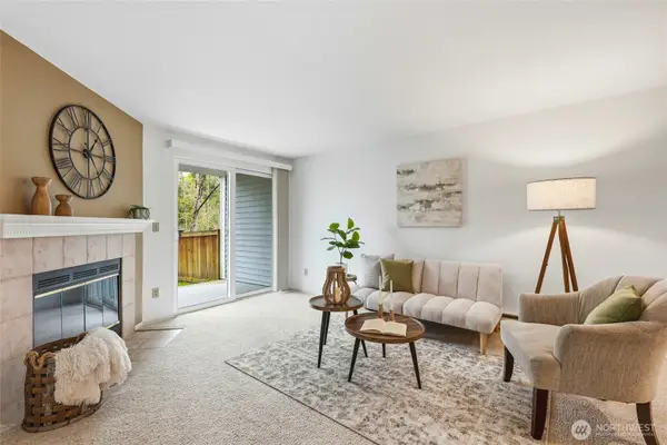 12720 NE 10th Place Ne #D105, Bellevue, WA 98005