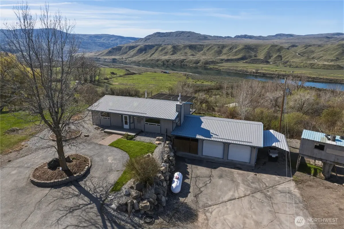 3507 Hwy 155, Coulee Dam, WA 99116 - #1