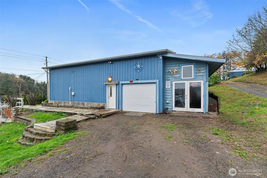 817 Wyoming Street, Raymond, WA 98577 - #3