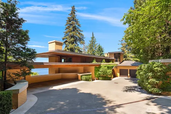 415 Shoreland Drive Se, Bellevue, WA 98004