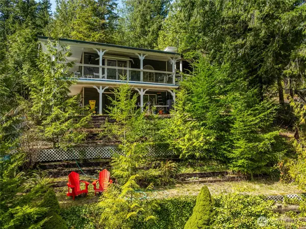 9244 Black Mountain Lane, Maple Falls, WA 98266