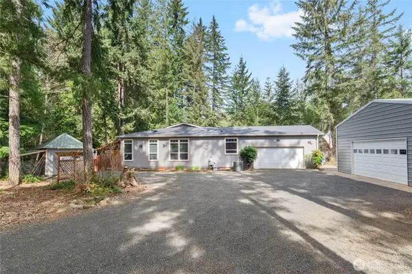 251 N Goldeneye Drive, Hoodsport, WA 98548
