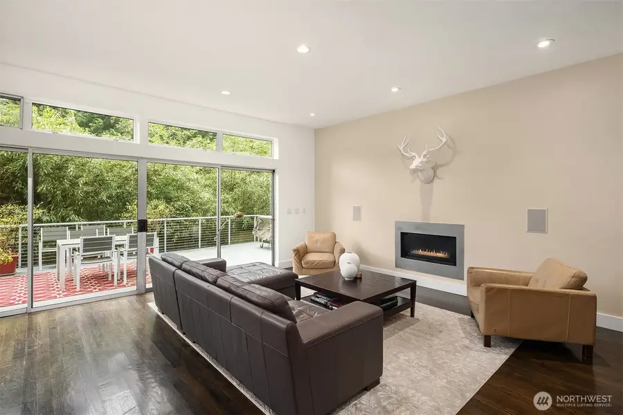 1534 Hillside Drive Se, Issaquah, WA 98027 - #3