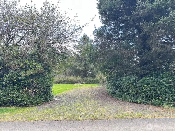 324 Clover Creek Avenue Nw, Ocean Shores, WA 98569