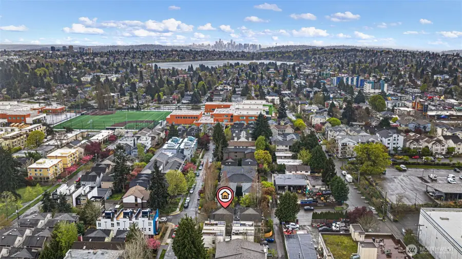 9501 Interlake Avenue N, Seattle, WA 98103 - #3