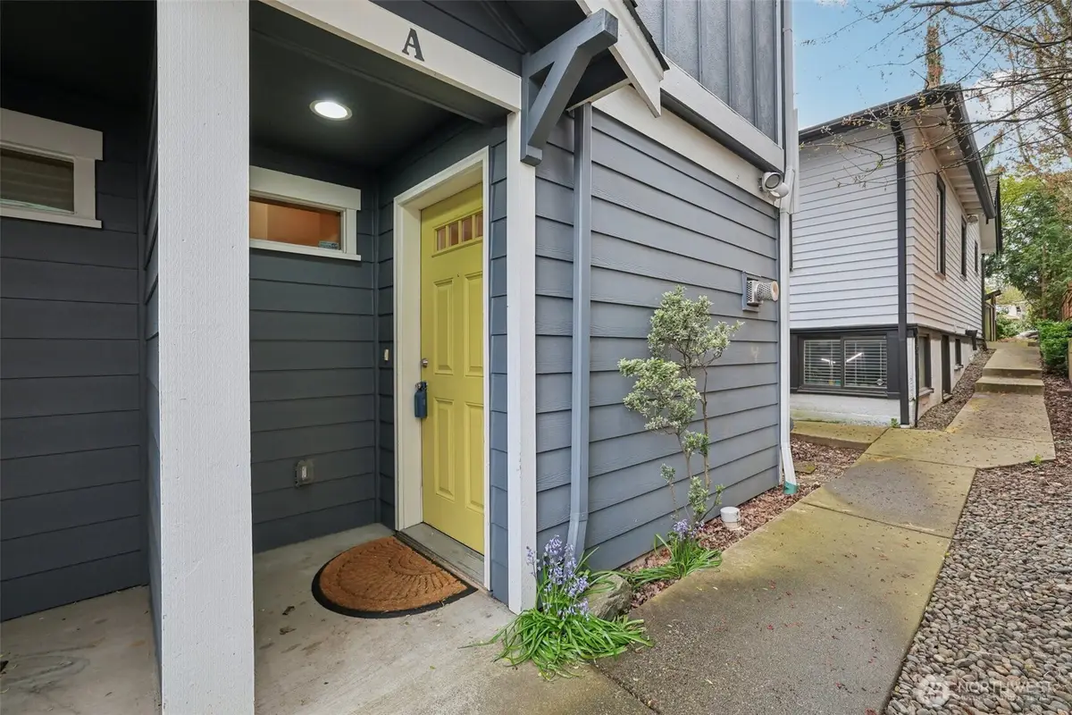 9047 17th Avenue Sw #A, Seattle, WA 98106 - #1