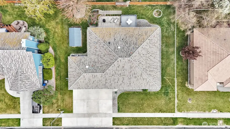 216 E Tanglewood Drive, Moses Lake, WA 98837 - #2