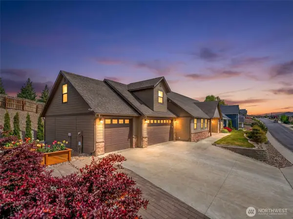 2741 SE Falcon View Drive, East Wenatchee, WA 98802